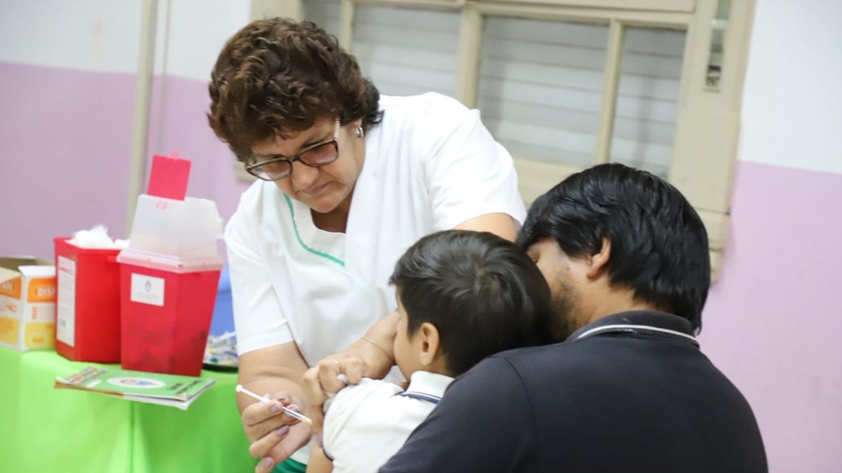 Insisten en que las vacunas para el ingreso escolar deben colocarse a los 5 años